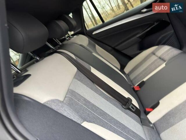 Сірий Фольксваген ID.4, об'ємом двигуна 0 л та пробігом 77 тис. км за 22350 $, фото 34 на Automoto.ua