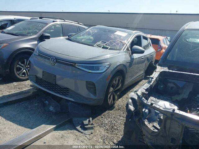 Серый Фольксваген ID.4, объемом двигателя 0 л и пробегом 141 тыс. км за 14300 $, фото 2 на Automoto.ua