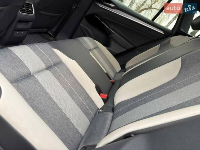 Сірий Фольксваген ID.4, об'ємом двигуна 0 л та пробігом 77 тис. км за 22350 $, фото 31 на Automoto.ua