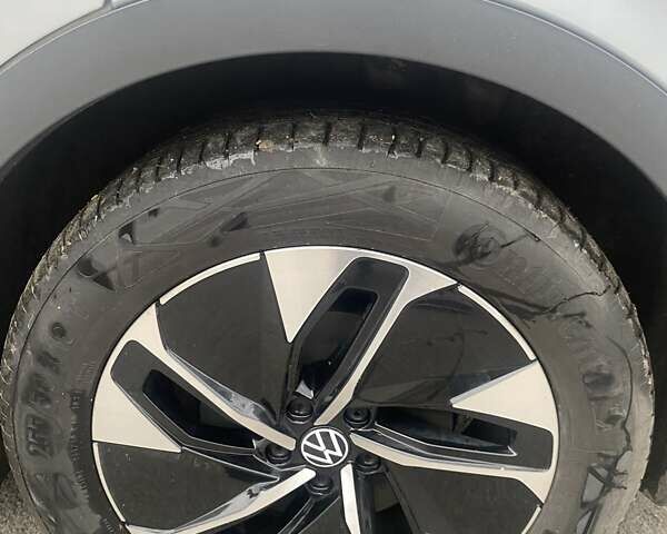 Сірий Фольксваген ID.4, об'ємом двигуна 0 л та пробігом 178 тис. км за 19299 $, фото 13 на Automoto.ua