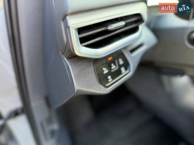 Сірий Фольксваген ID.4, об'ємом двигуна 0 л та пробігом 25 тис. км за 27300 $, фото 20 на Automoto.ua