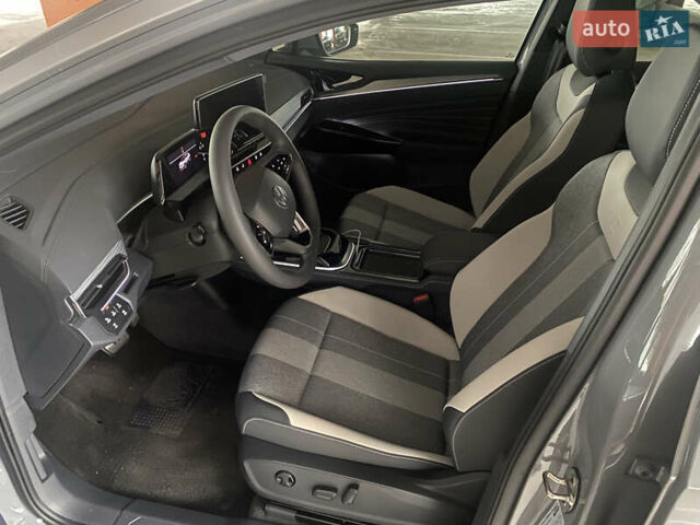 Серый Фольксваген ID.4, объемом двигателя 0 л и пробегом 6 тыс. км за 25200 $, фото 9 на Automoto.ua