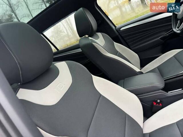 Сірий Фольксваген ID.4, об'ємом двигуна 0 л та пробігом 66 тис. км за 22800 $, фото 42 на Automoto.ua