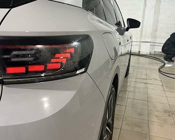 Серый Фольксваген ID.4, объемом двигателя 0 л и пробегом 70 тыс. км за 24000 $, фото 3 на Automoto.ua