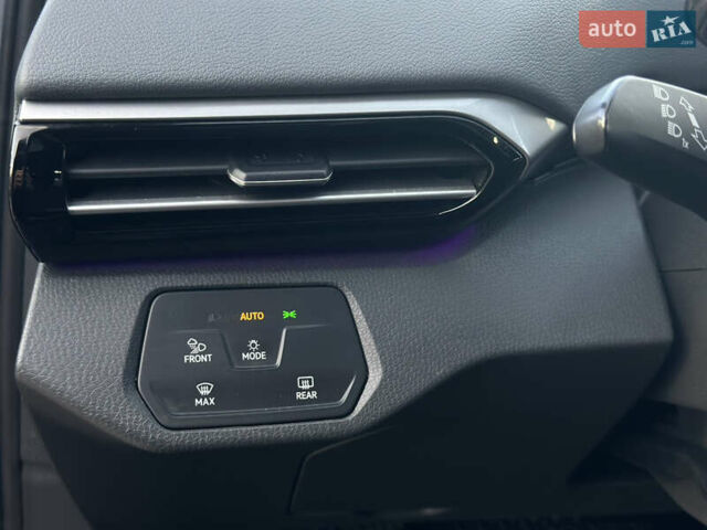 Серый Фольксваген ID.4, объемом двигателя 0 л и пробегом 80 тыс. км за 22500 $, фото 25 на Automoto.ua