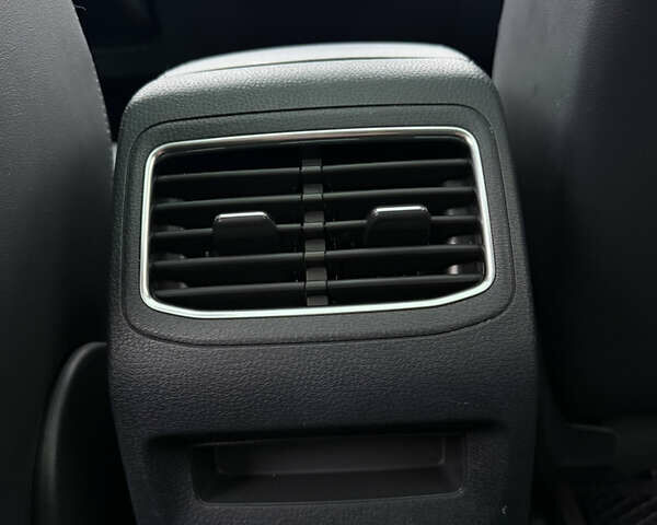 Сірий Фольксваген ID.4, об'ємом двигуна 0 л та пробігом 38 тис. км за 25300 $, фото 22 на Automoto.ua