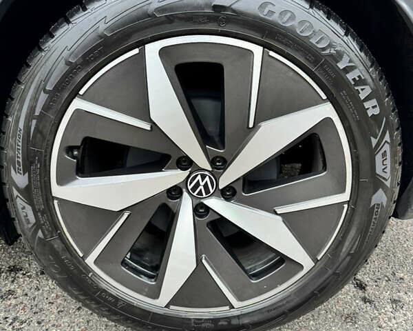 Серый Фольксваген ID.4, объемом двигателя 0 л и пробегом 63 тыс. км за 24500 $, фото 14 на Automoto.ua