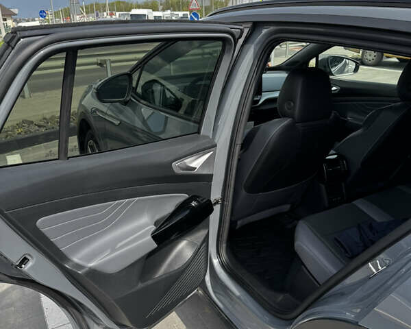 Сірий Фольксваген ID.4, об'ємом двигуна 0 л та пробігом 31 тис. км за 25000 $, фото 4 на Automoto.ua