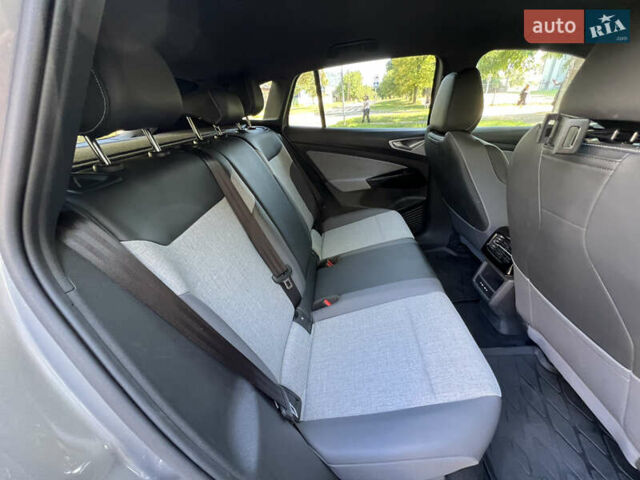 Сірий Фольксваген ID.4, об'ємом двигуна 0 л та пробігом 14 тис. км за 26300 $, фото 30 на Automoto.ua