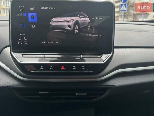 Серый Фольксваген ID.4, объемом двигателя 0 л и пробегом 49 тыс. км за 25999 $, фото 3 на Automoto.ua