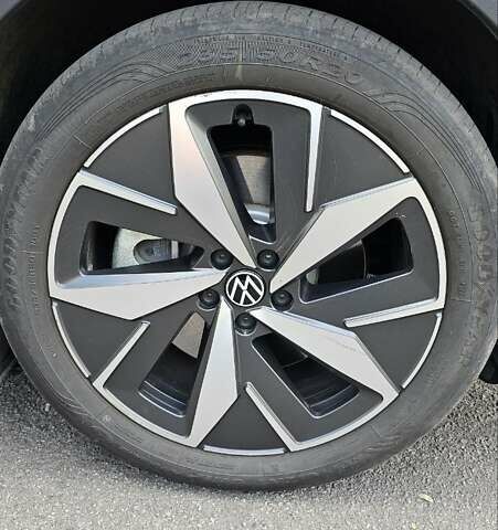 Серый Фольксваген ID.4, объемом двигателя 0 л и пробегом 20 тыс. км за 27500 $, фото 14 на Automoto.ua