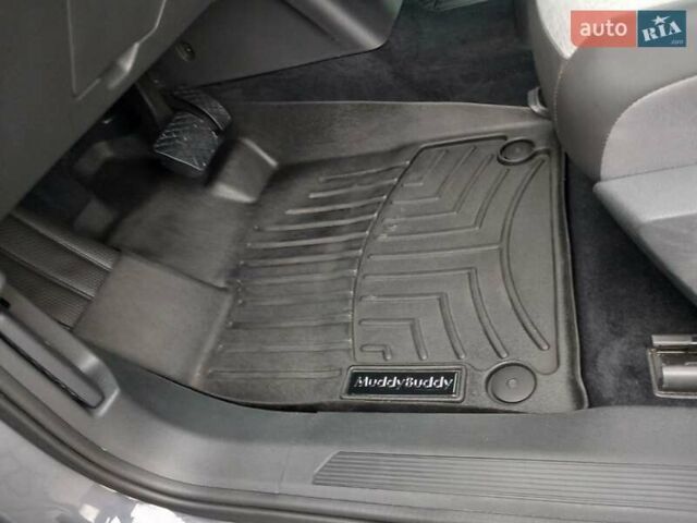 Серый Фольксваген ID.4, объемом двигателя 0 л и пробегом 62 тыс. км за 21900 $, фото 27 на Automoto.ua