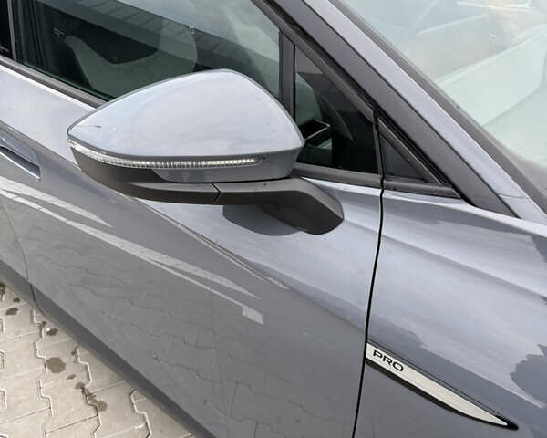 Сірий Фольксваген ID.4, об'ємом двигуна 0 л та пробігом 28 тис. км за 22300 $, фото 20 на Automoto.ua