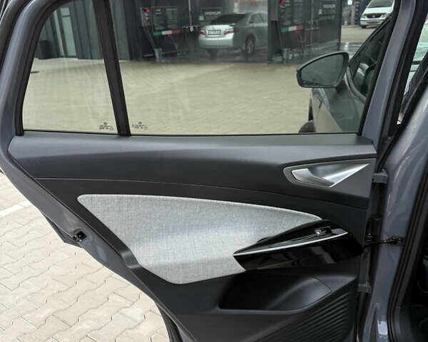 Сірий Фольксваген ID.4, об'ємом двигуна 0 л та пробігом 28 тис. км за 22300 $, фото 24 на Automoto.ua