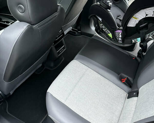 Сірий Фольксваген ID.4, об'ємом двигуна 0 л та пробігом 28 тис. км за 22300 $, фото 29 на Automoto.ua