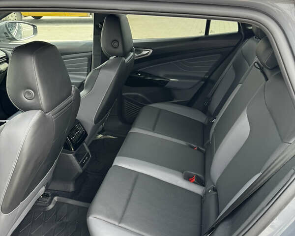 Сірий Фольксваген ID.4, об'ємом двигуна 0 л та пробігом 31 тис. км за 25000 $, фото 5 на Automoto.ua