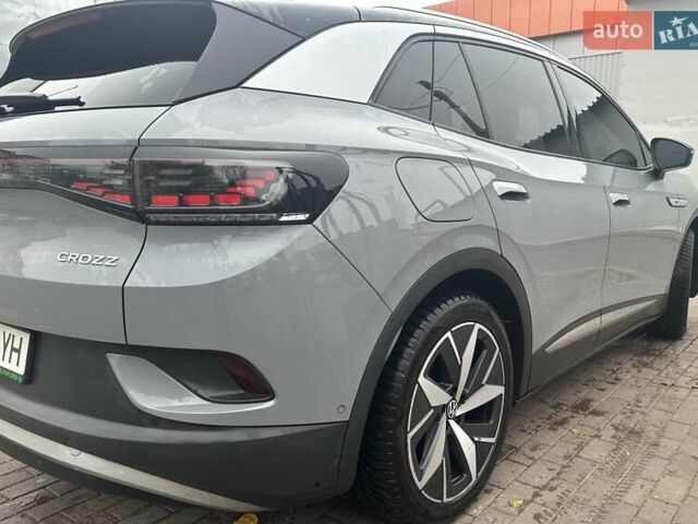 Серый Фольксваген ID.4, объемом двигателя 0 л и пробегом 49 тыс. км за 25999 $, фото 5 на Automoto.ua