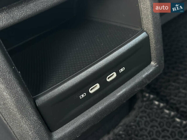 Серый Фольксваген ID.4, объемом двигателя 0 л и пробегом 80 тыс. км за 22500 $, фото 37 на Automoto.ua