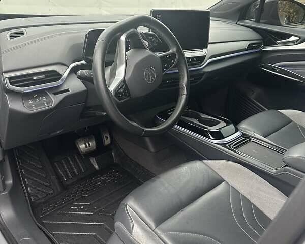 Серый Фольксваген ID.4, объемом двигателя 0 л и пробегом 49 тыс. км за 25999 $, фото 6 на Automoto.ua