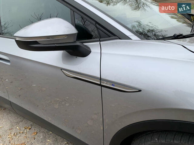 Сірий Фольксваген ID.4, об'ємом двигуна 0 л та пробігом 17 тис. км за 25300 $, фото 10 на Automoto.ua