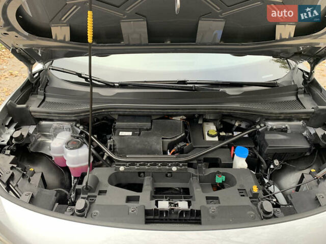 Сірий Фольксваген ID.4, об'ємом двигуна 0 л та пробігом 17 тис. км за 25300 $, фото 3 на Automoto.ua