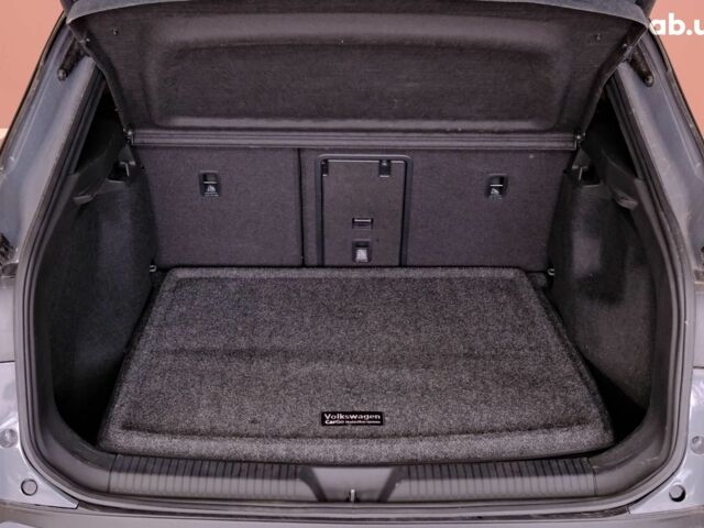 Серый Фольксваген ID.4, объемом двигателя 0 л и пробегом 13 тыс. км за 29900 $, фото 8 на Automoto.ua