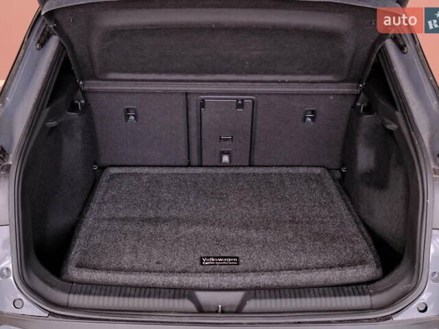 Серый Фольксваген ID.4, объемом двигателя 0 л и пробегом 13 тыс. км за 29900 $, фото 45 на Automoto.ua