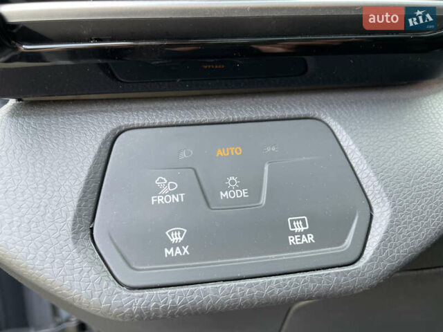 Серый Фольксваген ID.4, объемом двигателя 0 л и пробегом 13 тыс. км за 29000 $, фото 15 на Automoto.ua