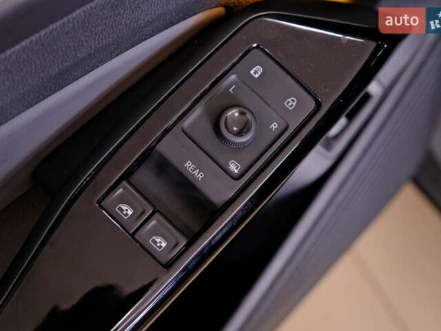 Серый Фольксваген ID.4, объемом двигателя 0 л и пробегом 13 тыс. км за 29900 $, фото 23 на Automoto.ua