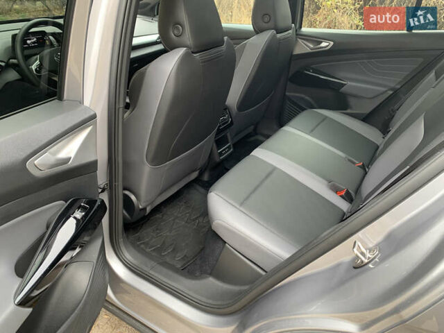 Сірий Фольксваген ID.4, об'ємом двигуна 0 л та пробігом 17 тис. км за 25300 $, фото 8 на Automoto.ua