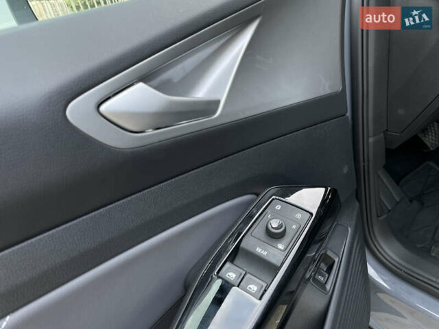 Серый Фольксваген ID.4, объемом двигателя 0 л и пробегом 13 тыс. км за 29000 $, фото 16 на Automoto.ua