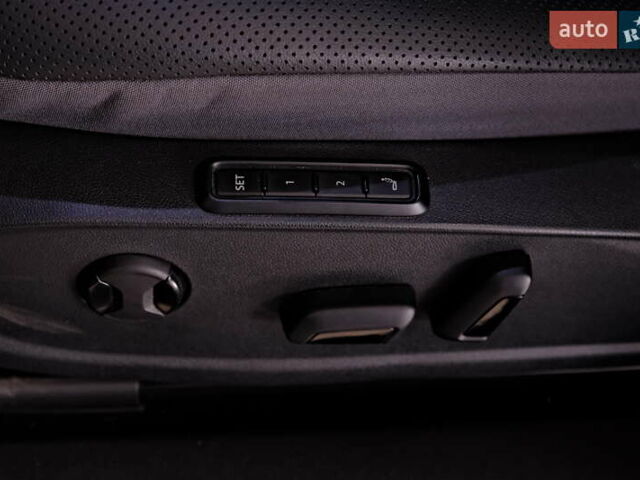 Серый Фольксваген ID.4, объемом двигателя 0 л и пробегом 13 тыс. км за 29900 $, фото 24 на Automoto.ua