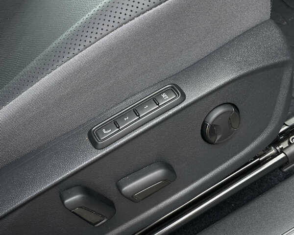 Серый Фольксваген ID.4, объемом двигателя 0 л и пробегом 13 тыс. км за 29000 $, фото 38 на Automoto.ua