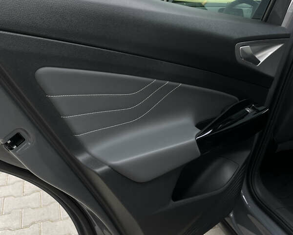 Серый Фольксваген ID.4, объемом двигателя 0 л и пробегом 13 тыс. км за 29000 $, фото 28 на Automoto.ua