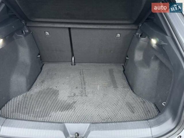 Сірий Фольксваген ID.4, об'ємом двигуна 0 л та пробігом 72 тис. км за 25500 $, фото 8 на Automoto.ua