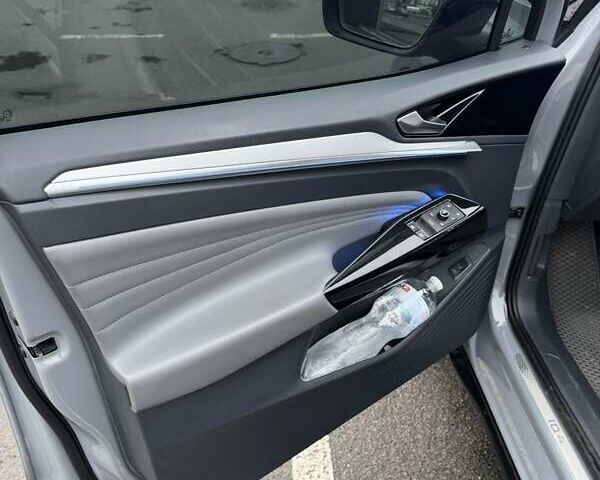 Сірий Фольксваген ID.4, об'ємом двигуна 0 л та пробігом 72 тис. км за 25500 $, фото 12 на Automoto.ua