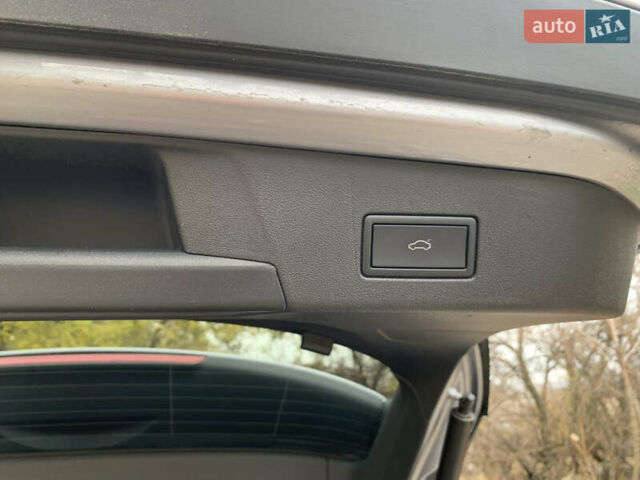 Сірий Фольксваген ID.4, об'ємом двигуна 0 л та пробігом 17 тис. км за 25300 $, фото 4 на Automoto.ua