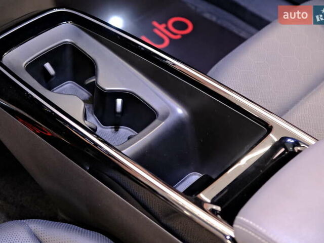 Серый Фольксваген ID.4, объемом двигателя 0 л и пробегом 13 тыс. км за 29900 $, фото 15 на Automoto.ua