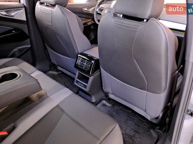 Серый Фольксваген ID.4, объемом двигателя 0 л и пробегом 13 тыс. км за 29900 $, фото 35 на Automoto.ua