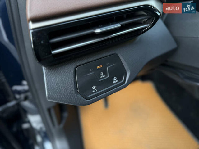 Синий Фольксваген ID.4, объемом двигателя 0 л и пробегом 5 тыс. км за 22499 $, фото 55 на Automoto.ua