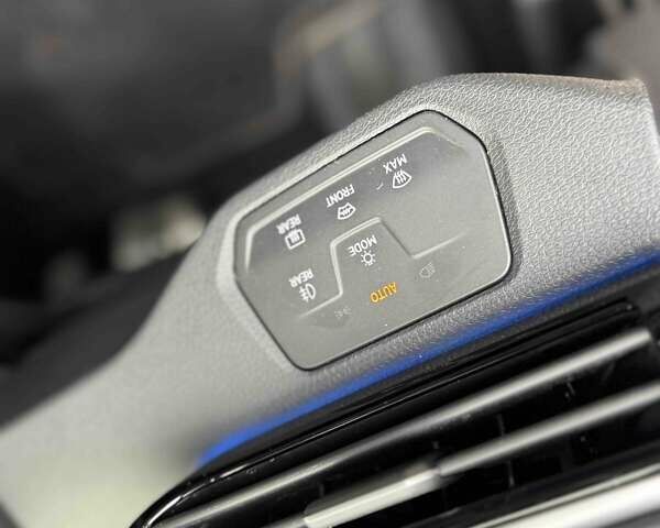 Синий Фольксваген ID.4, объемом двигателя 0 л и пробегом 69 тыс. км за 23999 $, фото 17 на Automoto.ua