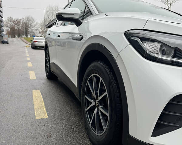 Белый Фольксваген ID.4 Crozz, объемом двигателя 0 л и пробегом 57 тыс. км за 22500 $, фото 4 на Automoto.ua