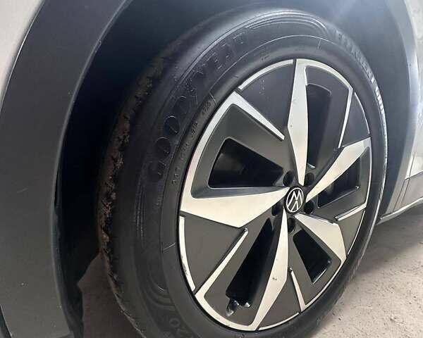 Белый Фольксваген ID.4 Crozz, объемом двигателя 0 л и пробегом 73 тыс. км за 21800 $, фото 6 на Automoto.ua