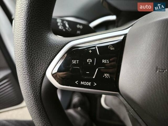 Белый Фольксваген ID.4 Crozz, объемом двигателя 0 л и пробегом 64 тыс. км за 24500 $, фото 3 на Automoto.ua