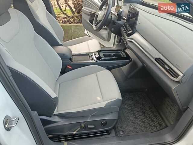 Белый Фольксваген ID.4 Crozz, объемом двигателя 0 л и пробегом 76 тыс. км за 20300 $, фото 20 на Automoto.ua