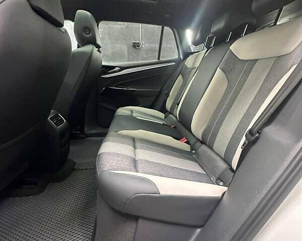 Белый Фольксваген ID.4 Crozz, объемом двигателя 0 л и пробегом 73 тыс. км за 21800 $, фото 10 на Automoto.ua