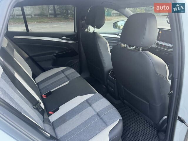 Белый Фольксваген ID.4 Crozz, объемом двигателя 0 л и пробегом 106 тыс. км за 25500 $, фото 11 на Automoto.ua