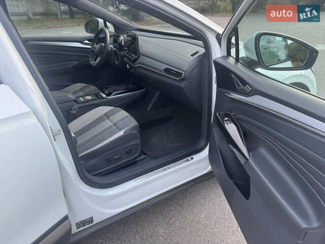 Белый Фольксваген ID.4 Crozz, объемом двигателя 0 л и пробегом 106 тыс. км за 25500 $, фото 9 на Automoto.ua