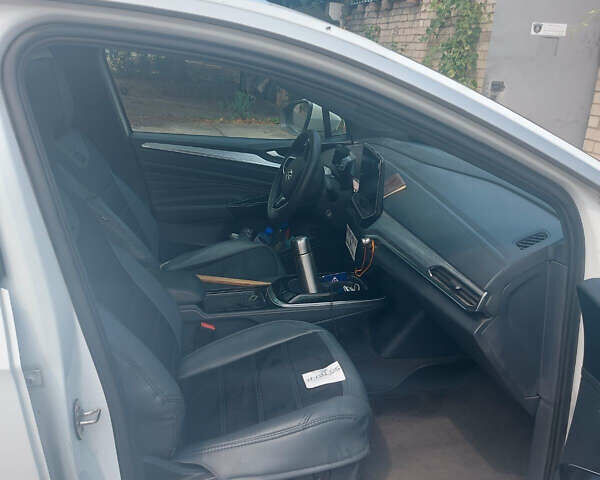 Белый Фольксваген ID.4 Crozz, объемом двигателя 0 л и пробегом 180 тыс. км за 22500 $, фото 4 на Automoto.ua