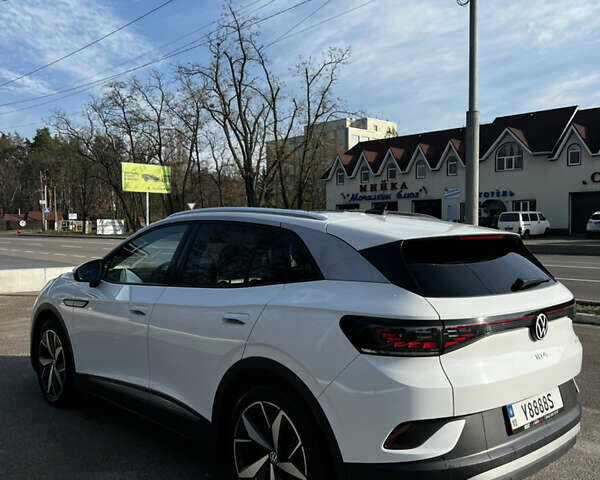 Белый Фольксваген ID.4 Crozz, объемом двигателя 0 л и пробегом 59 тыс. км за 22600 $, фото 4 на Automoto.ua